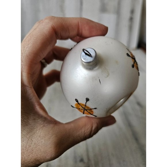 Vintage reflector white unique ball indent Austria ornament Xmas tree - Picture 8 of 9